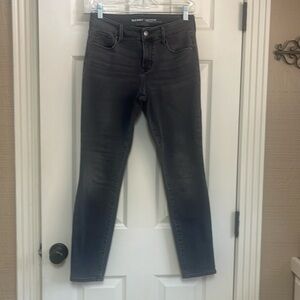 Old Navy Rockstar secret-soft size 4 jeans. Charcoal gray. Great condition